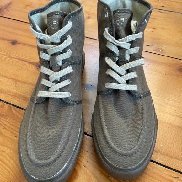 Sperry Men's Olive Bahama Lug Naval Boots Size 9, NWT on bottom of boots, Canvas - Picture 2 of 5